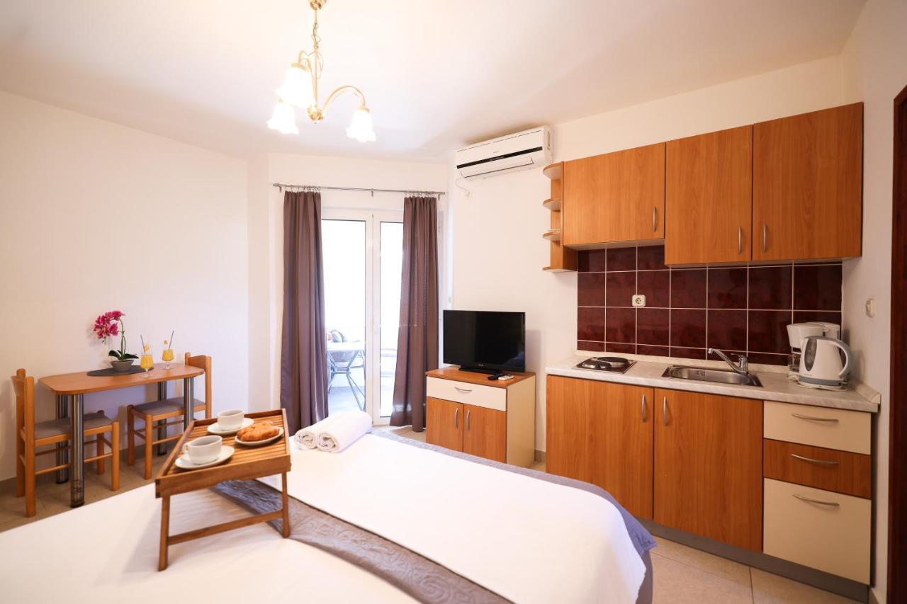 Apartments Lisica ビビニェ エクステリア 写真