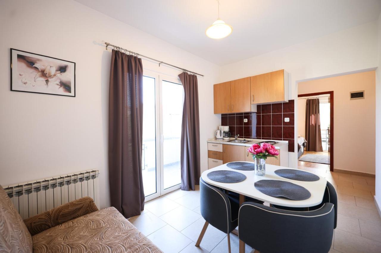 Apartments Lisica ビビニェ エクステリア 写真