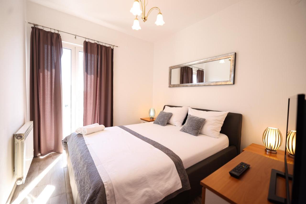 Apartments Lisica ビビニェ エクステリア 写真